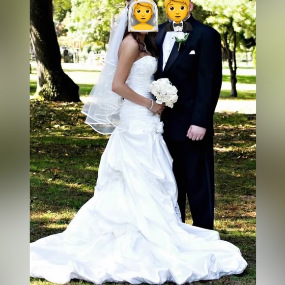 Maggie Sottero Wedding Gown Size 8 - Picture 2 of 9